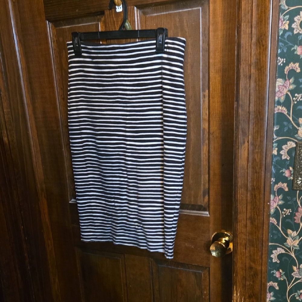 LOFT Black and White Striped Pencil Skirt